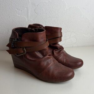 Blowfish Malibu Women's Brown Ankle Booties Side Zip Buckle Size 6